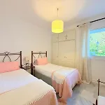 2 Bed Garden Benavista Direct Pool Access Walk To Golf, Tennis & Amenities Διαμέρισμα