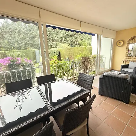 2 Bed Garden Benavista Direct Pool Access Walk To Golf, Tennis & Amenities Apartman Estepona