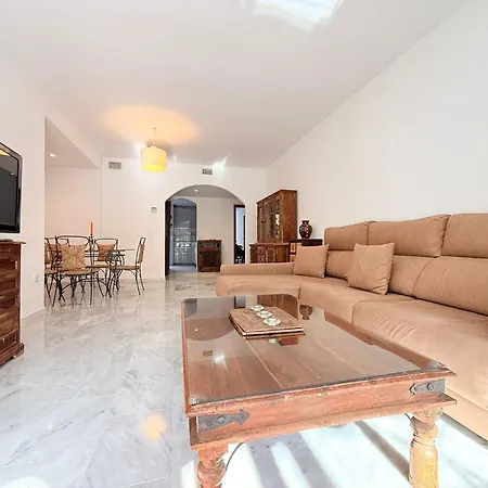 2 Bed Garden Benavista Direct Pool Access Walk To Golf, Tennis & Amenities Apartment *