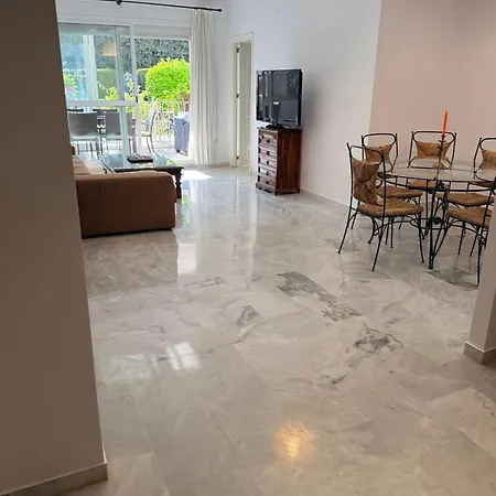 2 Bed Garden Benavista Direct Pool Access Walk To Golf, Tennis & Amenities Apartman *