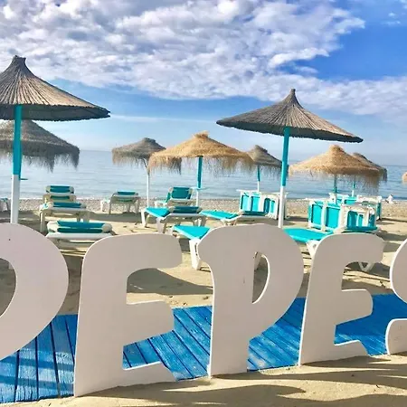 2 Bed Garden Benavista Direct Pool Access Walk To Golf, Tennis & Amenities Apartman Estepona