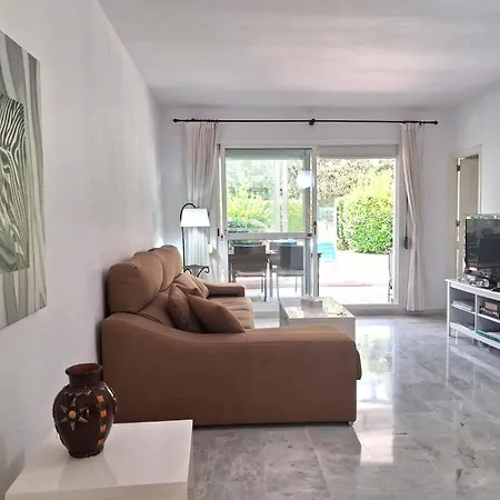2 Bed Garden Benavista Direct Pool Access Walk To Golf, Tennis & Amenities Apartman *