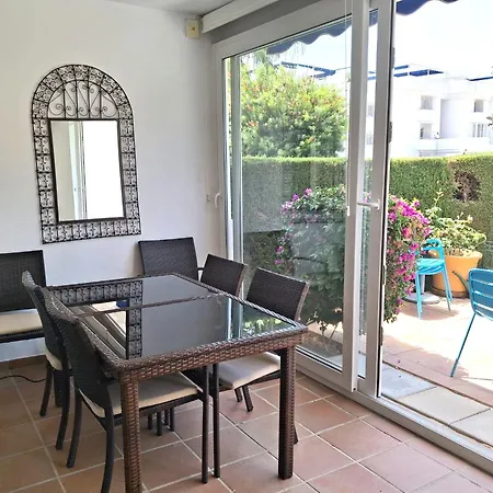 2 Bed Garden Benavista Direct Pool Access Walk To Golf, Tennis & Amenities Apartman