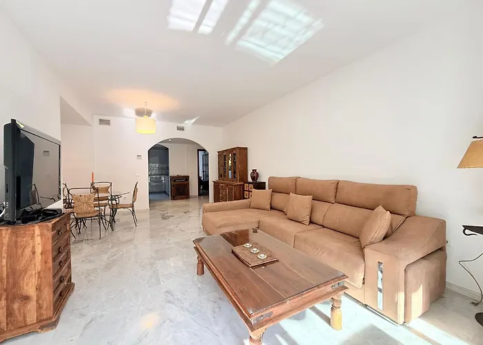 Apartman 2 Bed Garden Direct Pool Access Walk To Golf, Tennis & Amenities, Benavista *