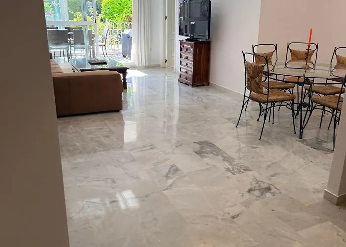 2 Bed Garden Direct Pool Access Walk To Golf, Tennis & Amenities, Benavista Appartement *